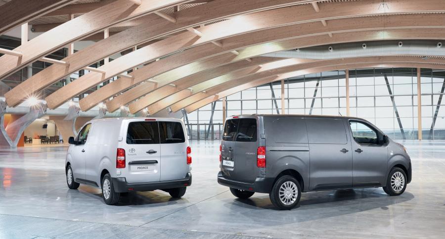  Toyota ProAce Van Compact 2016 года  (фото 32 из 35)